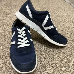 Vionic Nana Navy Satin and Suede Women’s Lace Up Sneakers Size 8.5